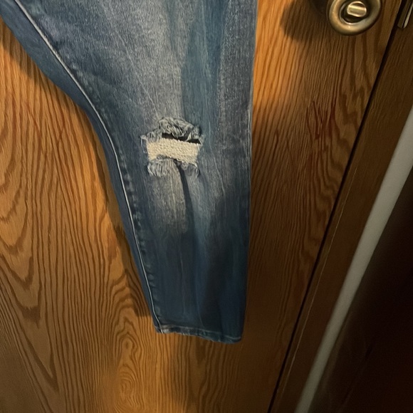 KanCan distressed jeans - Picture 2 of 6